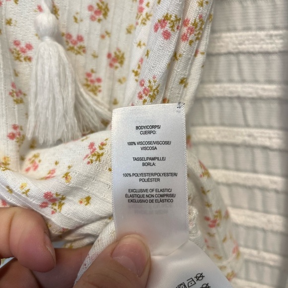 Lucky Brand Cream Ruffled Tie Front Blouse - Picture 4 of 7